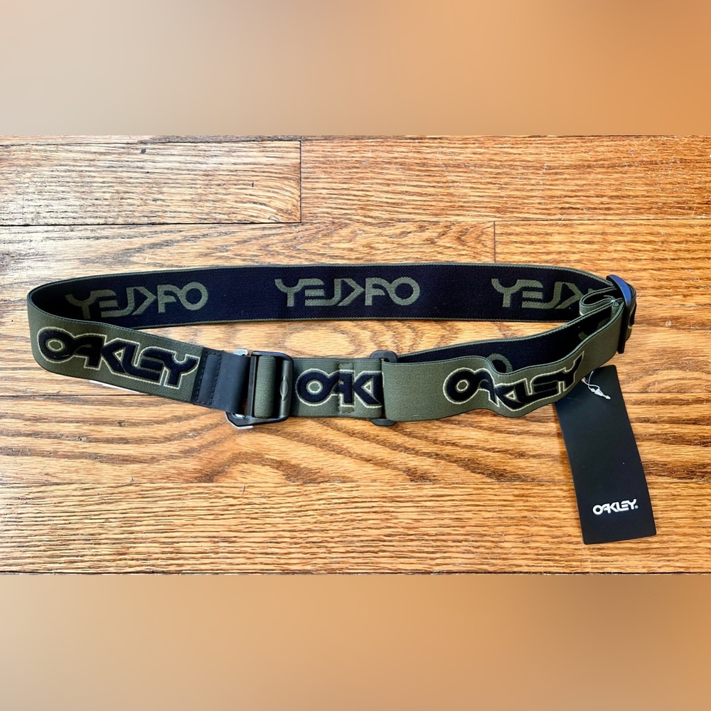NEW!  Oakley Stretch Snow Belt